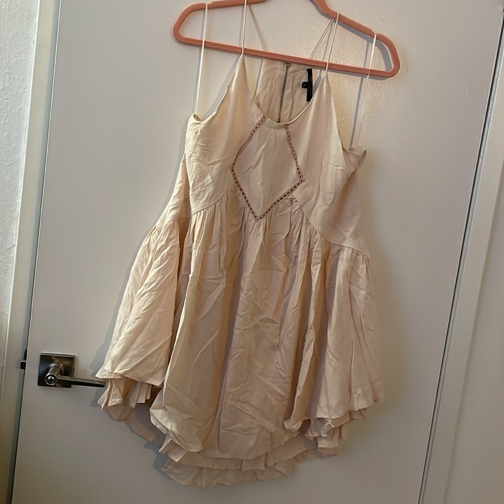 New NORDSTROM ROMEO & JULIET pink Layered Cut-Away Swing Dress L